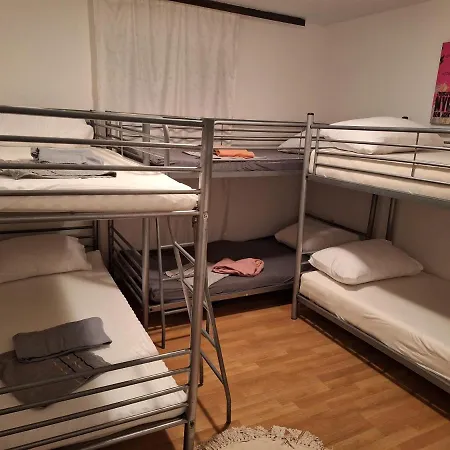 Alex Hostel *